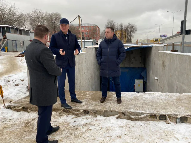 Дмитрий Дениско проверил ход строительства подземного перехода в Люберцах
