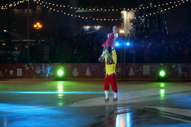 Ледовое представление Татьяны Навки «Байки русской балалайки» прошло сегодня на Центральном катке Люберец