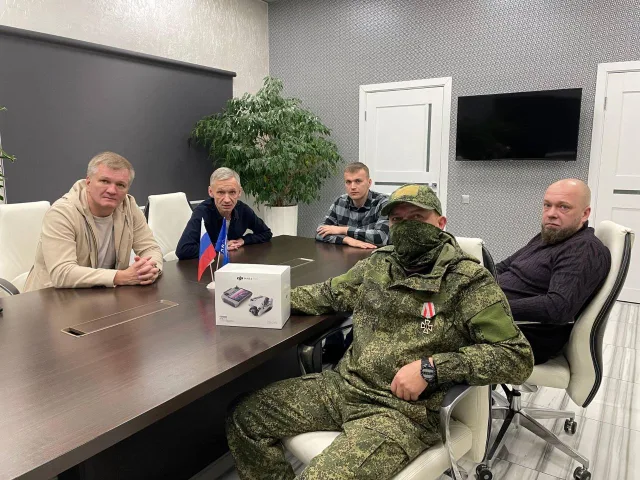 Депутаты Люберец передали участнику СВО коптер