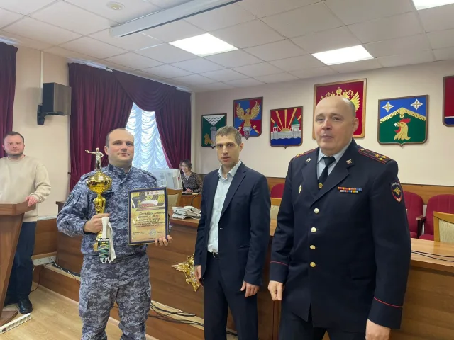 Команда Росгвардии победила в чемпионате Люберец по стрельбе из пистолета