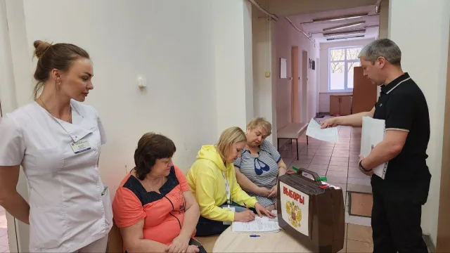 В стационарах Люберецкой областной больницы организовали голосование на выборах президента