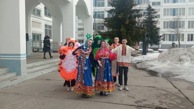 В Люберцах на участках для избирателей организовали масленичные программы