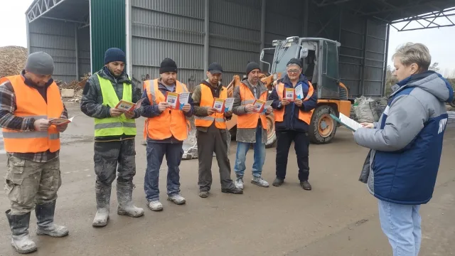 Полицейские Люберец напомнили иностранцам об ответственности за незаконную трудовую деятельность