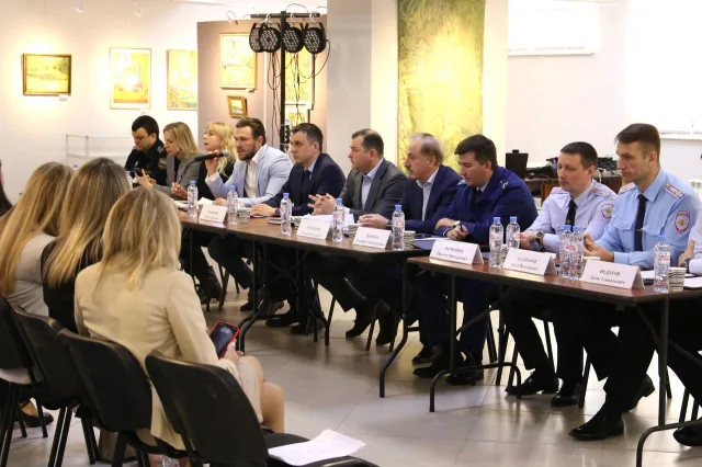 Представители власти и силовых структур в Люберцах ответили на вопросы жителей