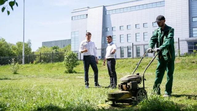Владимир Волков проверил содержание Центрального парка в Люберцах