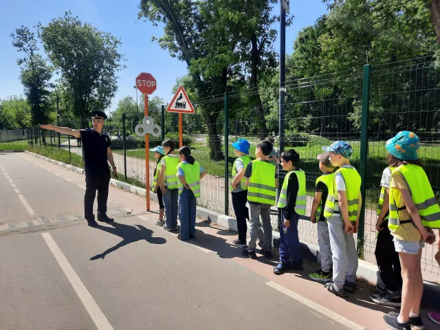 Люберецкая Госавтоинспекция напомнила юным жителям о безопасности дорожного движения