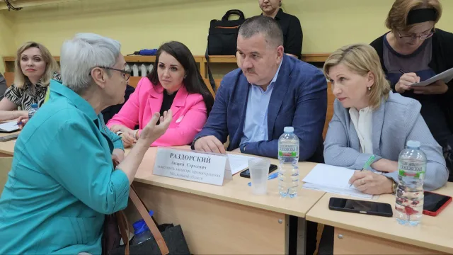 Замминистра здравоохранения Подмосковья ответил на вопросы жителей Люберец