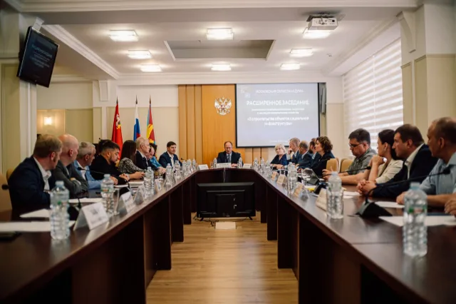 В Люберцах на заседании комитета Мособлдумы обсудили тему строительства соцобъектов