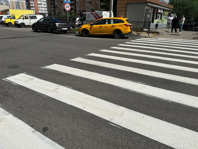 В Люберцах нанесли новую разметку на 218 пешеходных переходах