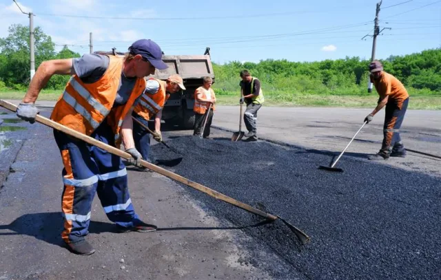 В Люберцах на дорогах заделали почти 10 тысяч ям