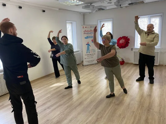 Актёры люберецкого театра кукол «Радуга» проводят мастер-классы для участников проекта «Активное долголетие»