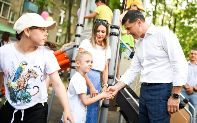 В Люберцах на улице Мира установили детскую площадку по просьбе сына бойца СВО