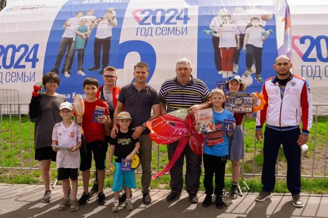 Самбисты Люберец встретились с детьми из неблагополучных семей