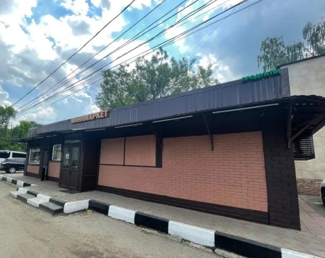 В Люберцах привели в нормативное состояние 13 объектов торговли на вылетных магистралях