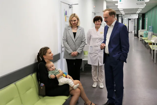 Владимир Ружицкий проверил работу новой детской поликлиники