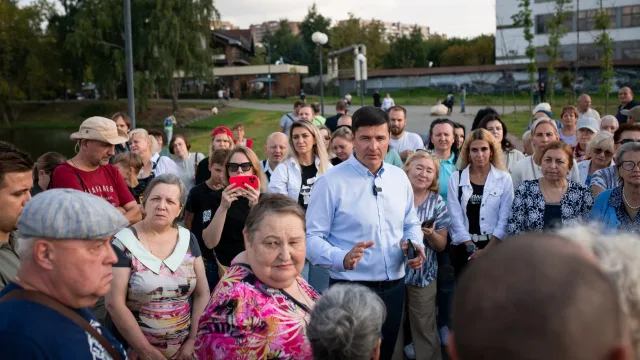 Владимир Волков обсудил с жителями благоустройство парка Победы в посёлке Красково