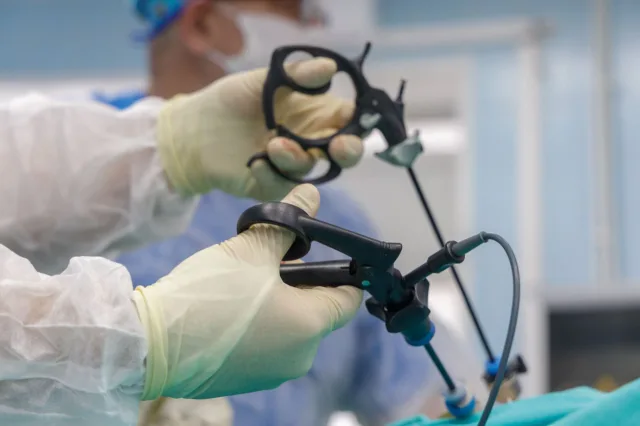 Врачи в Люберцах спасли женщину с сильным внутренним кровотечением