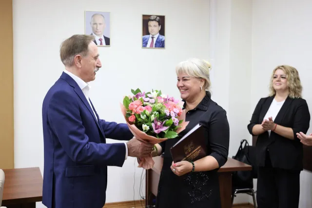 Владимир Ружицкий поздравил коллектив МФЦ Люберец с 11-летием открытия первого офиса