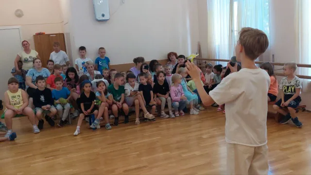 Ученики и преподаватели ДМШ №2 и ДМШ №4 Люберец выступили для детей из Курска