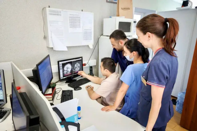 Врачи МОЦОМД Люберец вылечили 4-х месячную девочку, пострадавшую в ДТП с лосем