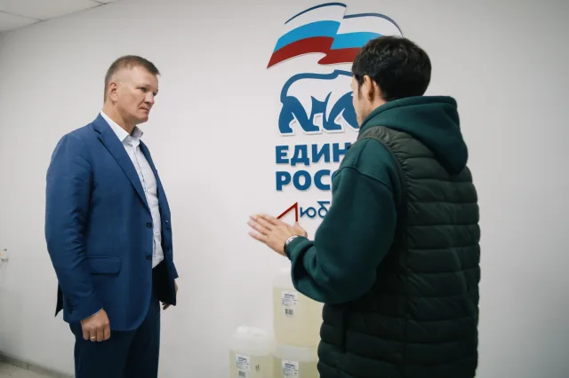 Дмитрий Дениско передал медикаменты и необходимые вещи бойцам СВО из Люберец