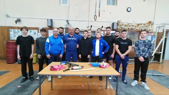 Сергей Агаджанян провел мастер-класс для тяжелоатлетов спортшколы Люберец