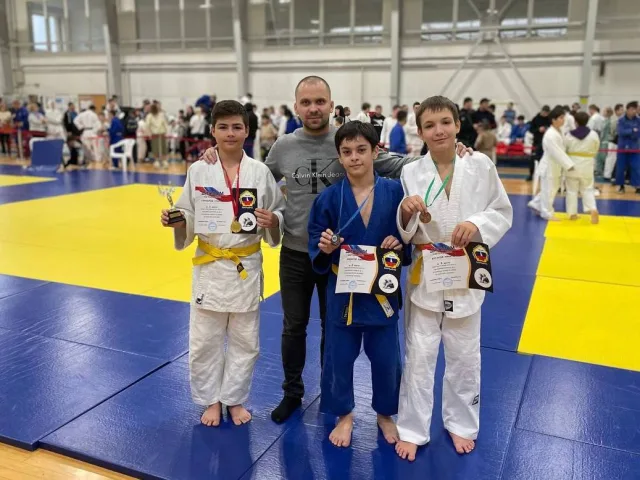 Пять медалей различного достоинства завоевали представители Федерации самбо Люберец на Открытом турнире по дзюдо