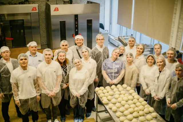 В рамках профориентации для школьников Люберец организовали экскурсию на хлебозавод