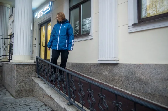 Партийцы проверили улицы Люберец на доступность для маломобильных граждан