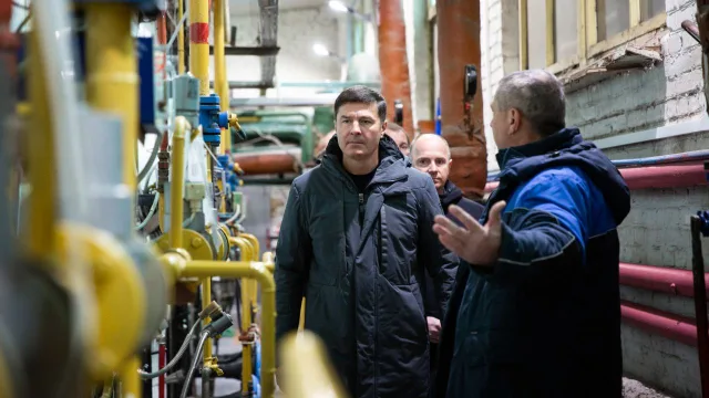 Владимир Волков проверил работу котельной на улице Попова в Люберцах