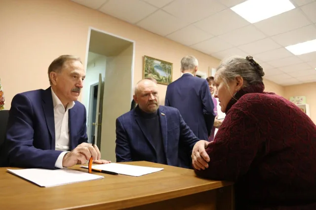 Владимир Ружицкий провёл выездной приём жителей