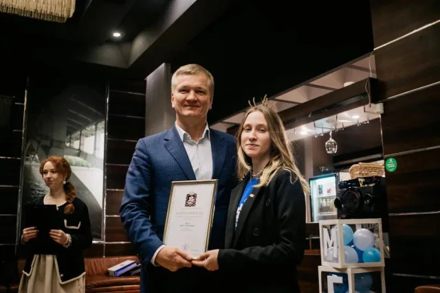 Партийцы поздравили активистов «Молодой Гвардии Единой России» Люберец с днем рождения организации