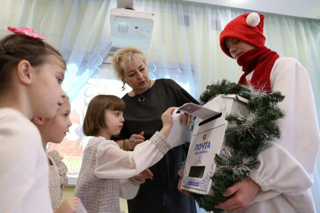 Воспитанники детских садов Люберец отправили письма Деду Морозу