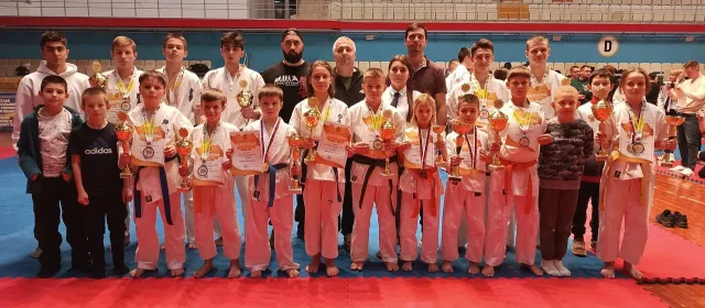 Двадцать одну медаль завоевали люберецкие спортсмены на чемпионате Пензенской области по киокусинкай