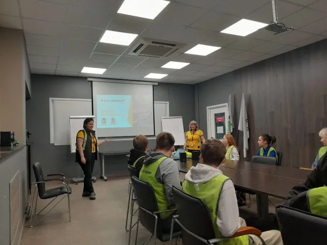Для студентов техникума Люберец организовали профориентационную экскурсию на склад