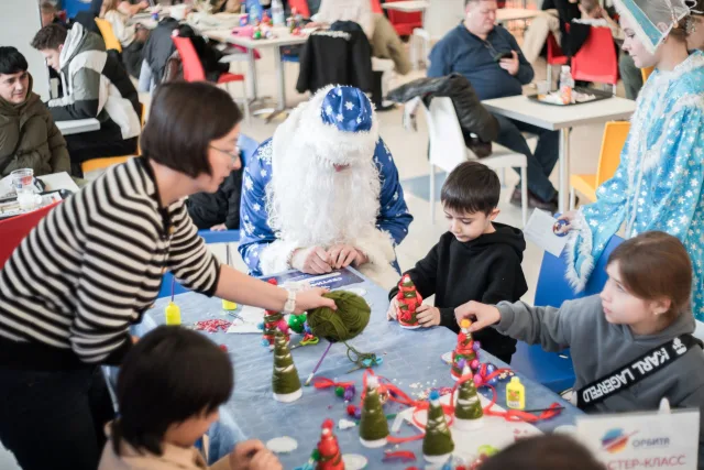 Более 500 детей из Люберец и Дзержинского стали помощниками Деда Мороза