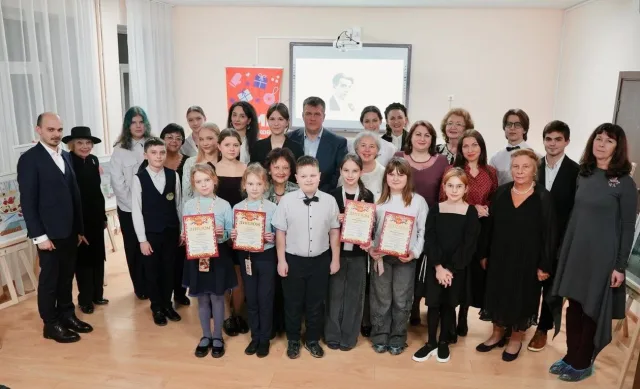 Правнук и праправнучка композитора Глиэра посетили концерт ДШИ №5 Люберец