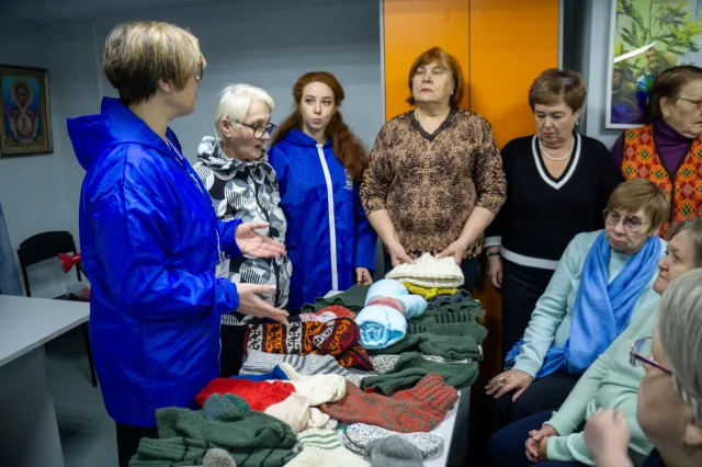 Партийцы Люберец отправили в зону СВО тёплые вещи и письма к 23 февраля