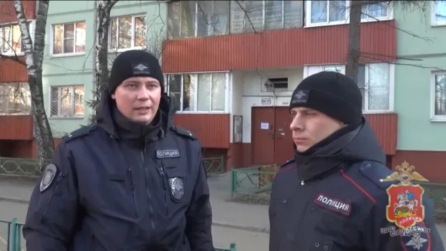 Люберецкие полицейские вынесли из горящей квартиры двух женщин