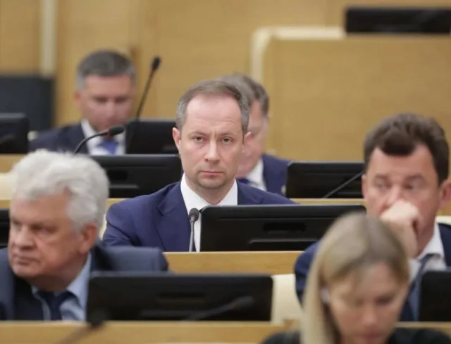 Госдума вводит административную ответственность за продажу энергетиков детям