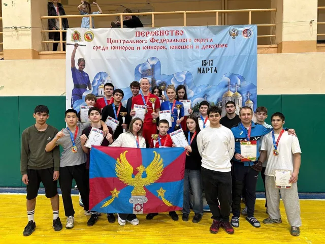 Четырнадцать медалей завоевали люберецкие спортсмены на Первенстве ЦФО по мас-рестлингу