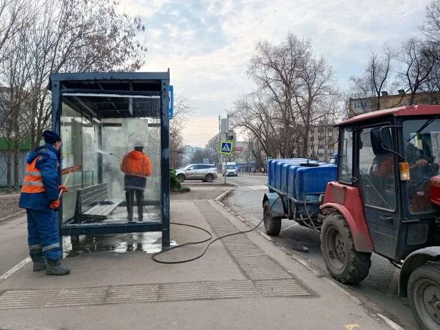 Более 300 километров автодорог  после зимы промыли в Люберцах