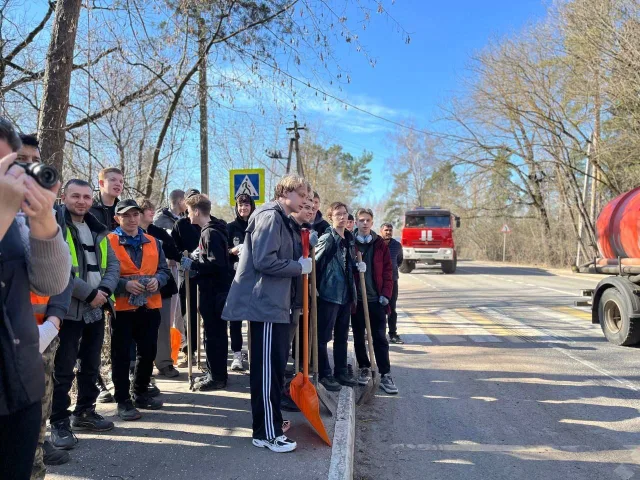 Более 60 кубометров мусора собрали во время субботника в Люберцах