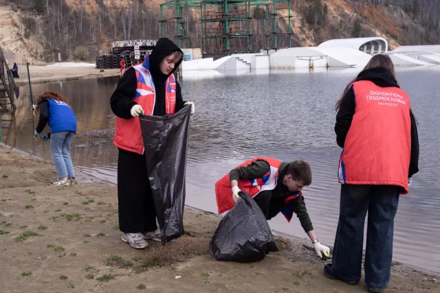 Активисты «Единой России» провели серию экологических акций в Люберцах