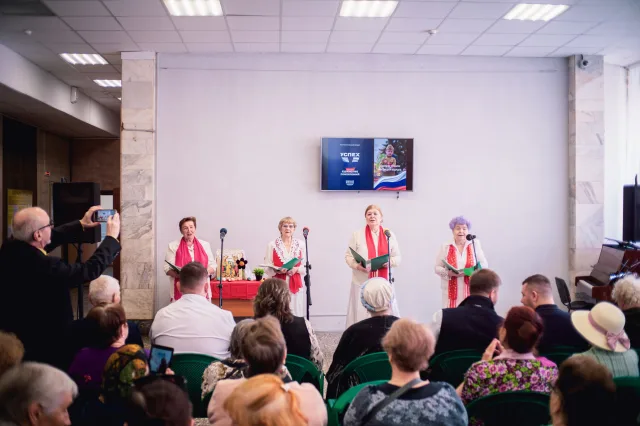 Люберецкие партийцы провели музыкально-литературное мероприятие для представителей старшего поколения