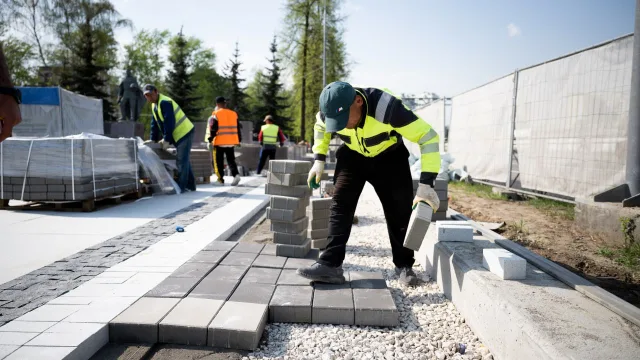 Завершена замена гранитных элементов мемориала «Вечный огонь» в Люберцах