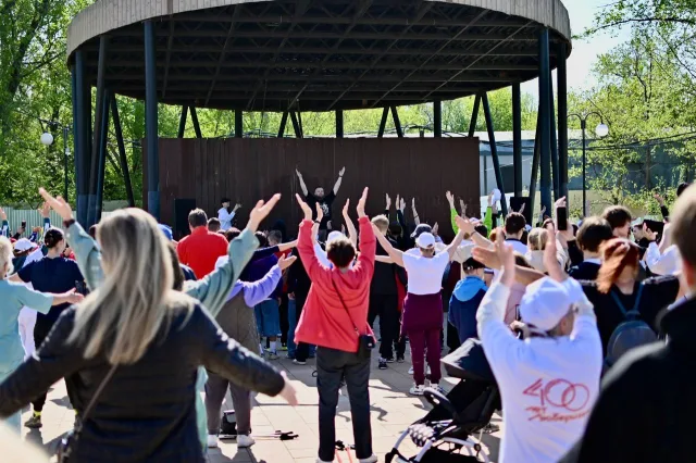 Более 200 жителей Люберец приняли участие в городской зарядке «Пробуждение»