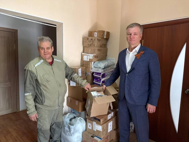 Дмитрий Дениско передал гуманитарную помощь бойцам на передовую