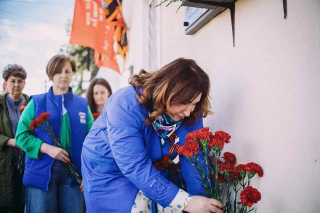 Возложения, акции, авто- и мотопробеги: партийный актив «Единой России» проводит мероприятия в День 80-летия Победы