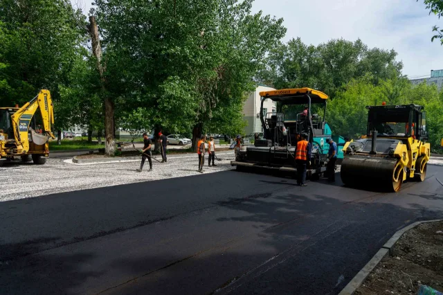 Новое асфальтовое покрытие уложили на территории больницы Люберец